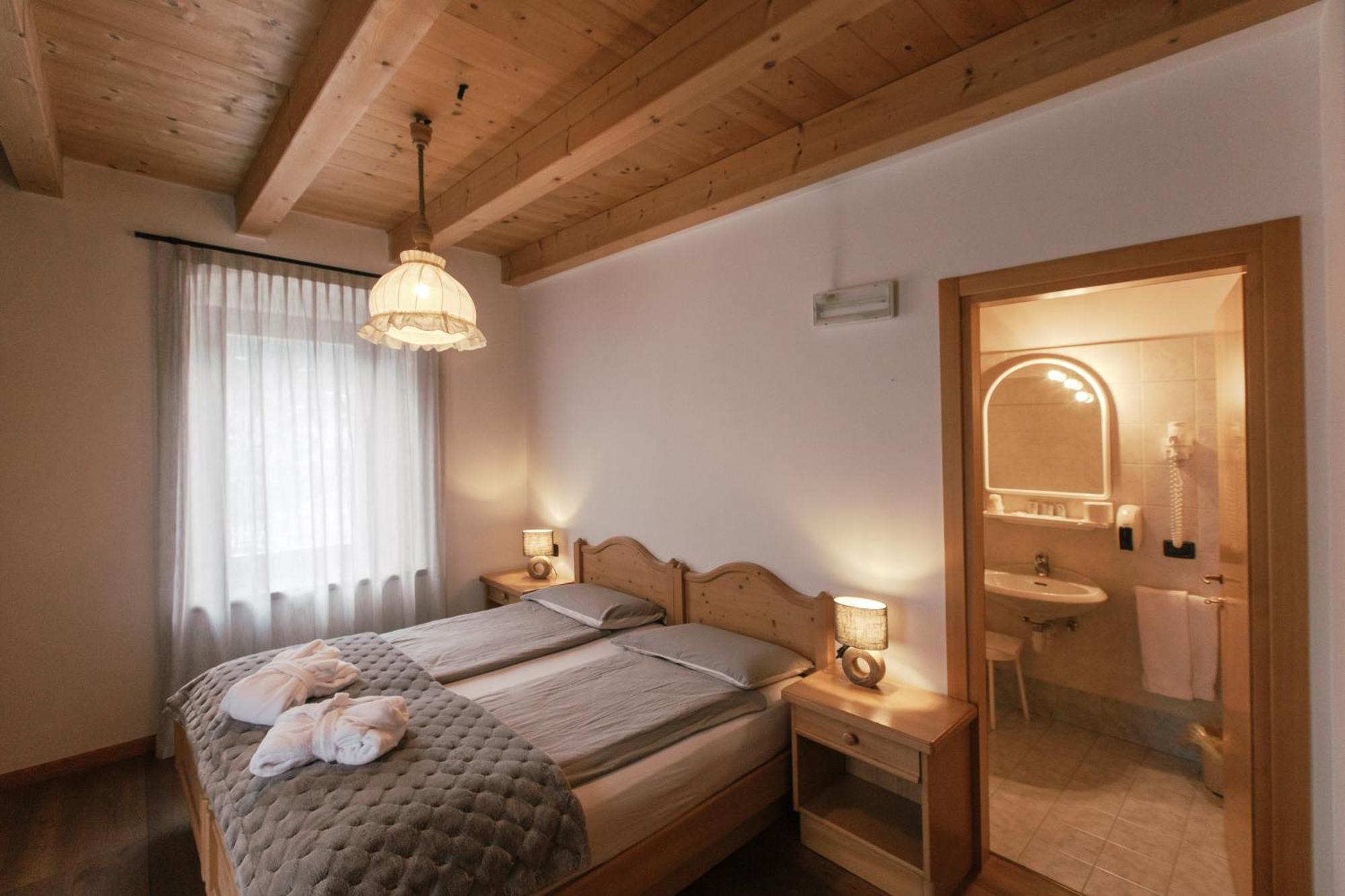 Hotel Al Bivio - Pizzeria, Pool & Sauna Imer Ngoại thất bức ảnh