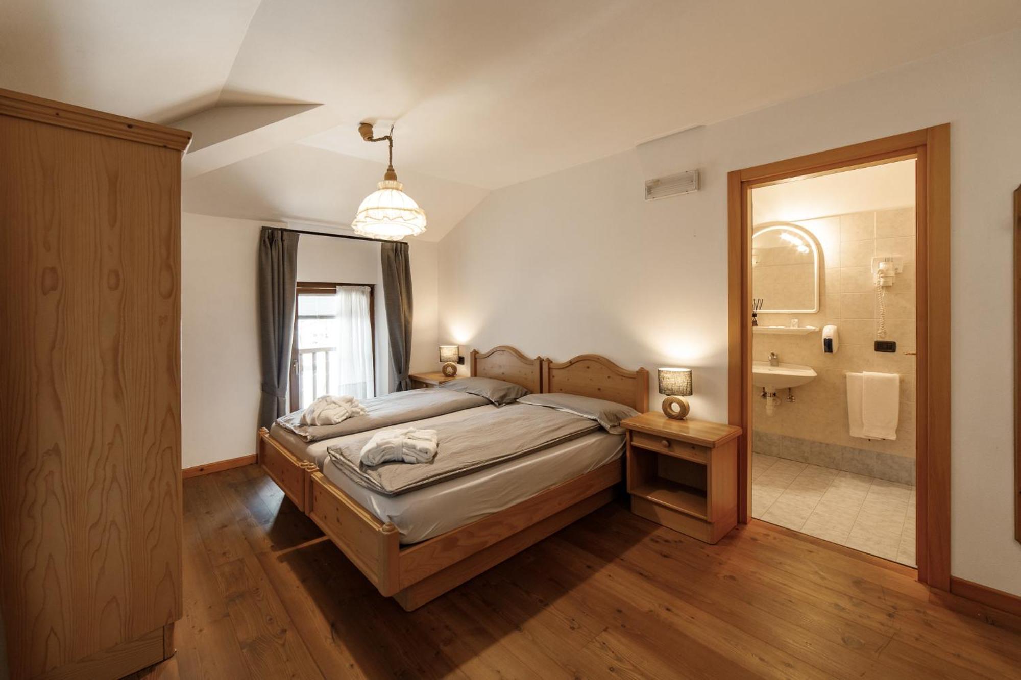 Hotel Al Bivio - Pizzeria, Pool & Sauna Imer Ngoại thất bức ảnh